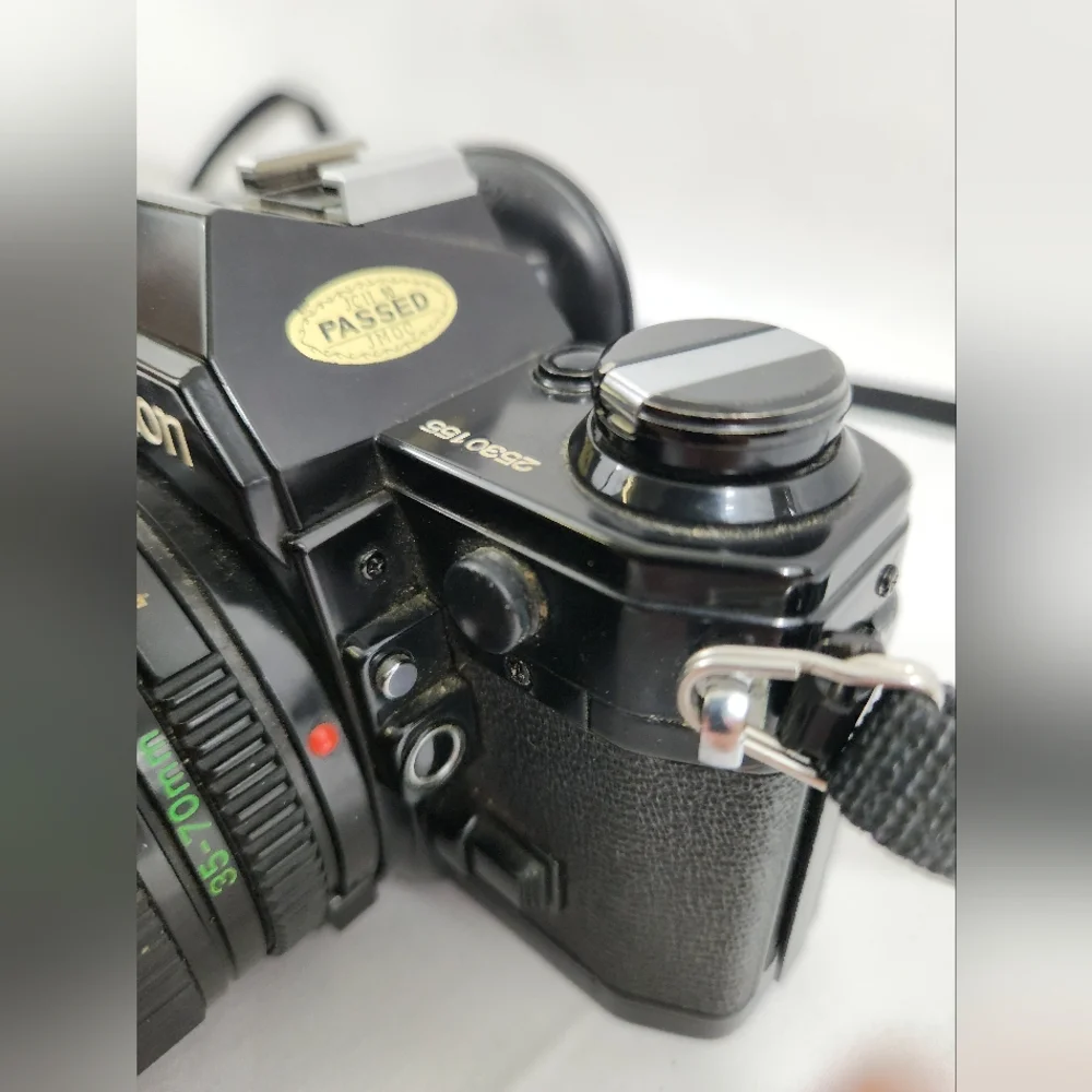 Black Canon AE-1 AE1 + 70mm Lens Manual Focus Kit - Rare Beauty - Very Nice!